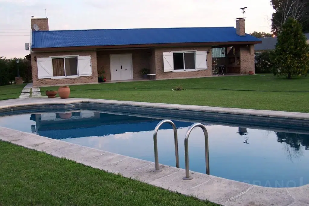 Venta Casa 2 dormitorios, pileta, lote de 2900 m2, en Parque Sakura, Exaltacion de la Cruz 4
