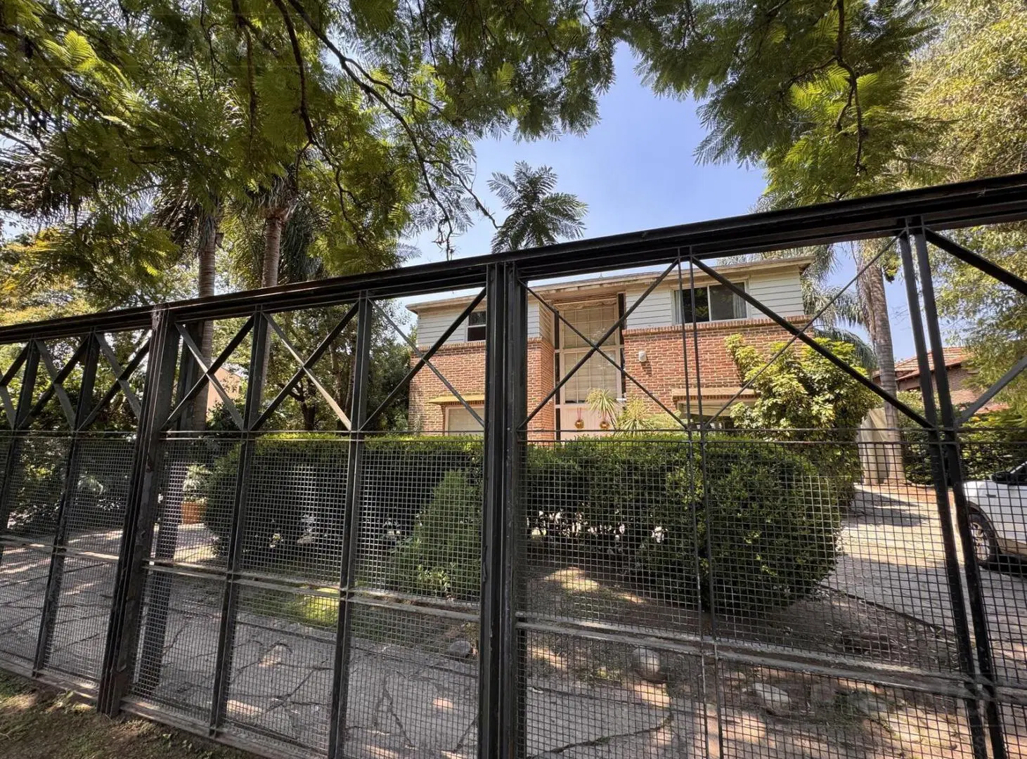 Venta casa, 3 dormitorios, gran parque, piscina. Triangulo de Don Torcuato. Tigre 1