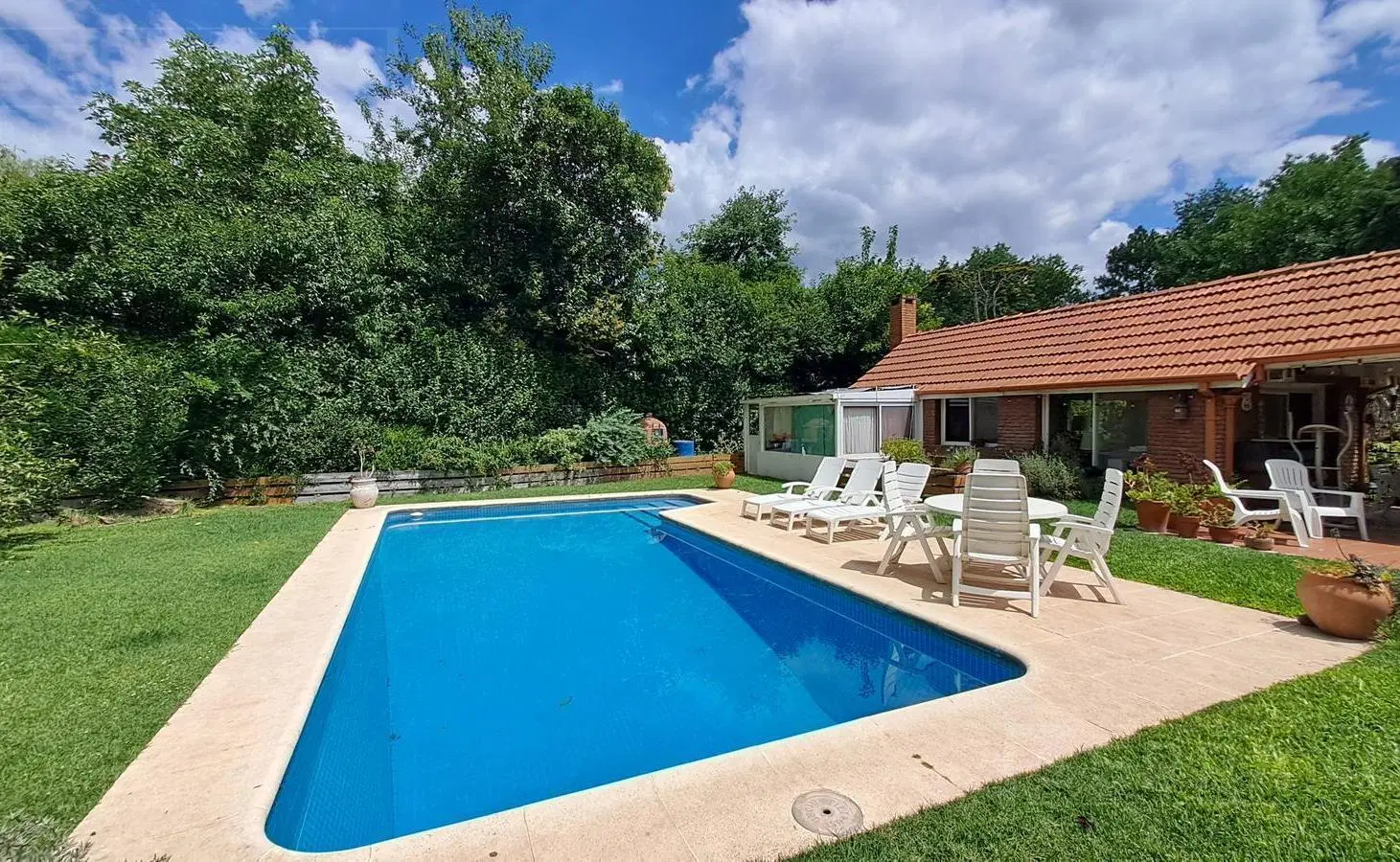 LDO. Venta Casa 5 ambientes con doble lote 1415m2 Pileta. Los Cardales Country Club 4