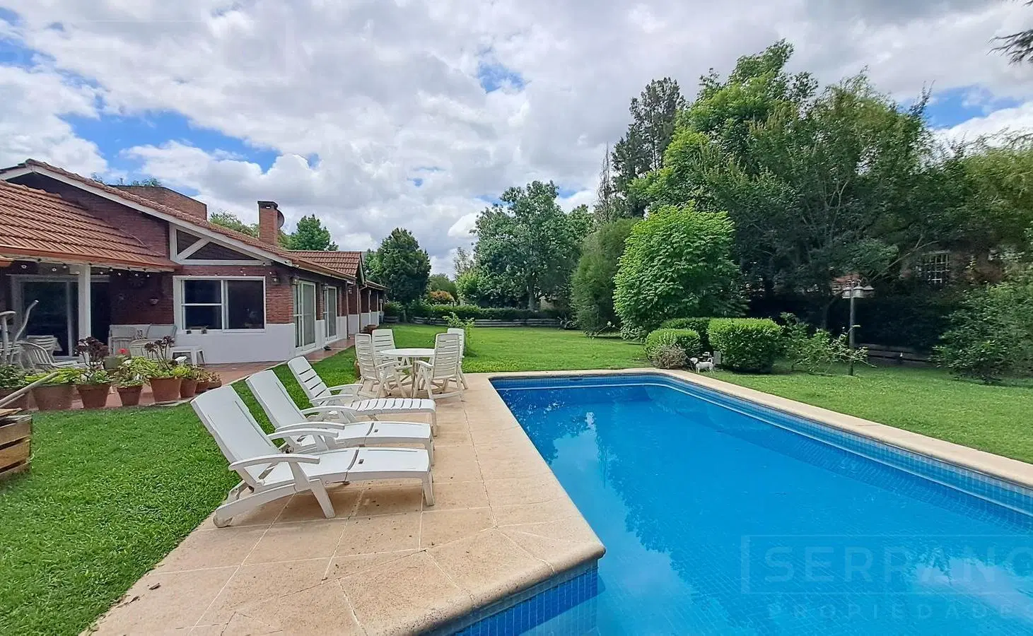 LDO. Venta Casa 5 ambientes con doble lote 1415m2 Pileta. Los Cardales Country Club 2