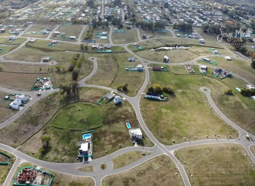 Venta Lote en barrio Santa Sofia frente a Barrio Santa Elena Pilar del Este. 3