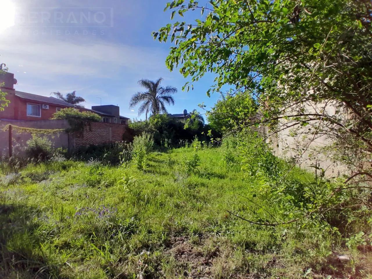 Venta amplio terreno con excelente ubicacion en el centro de Escobar 2