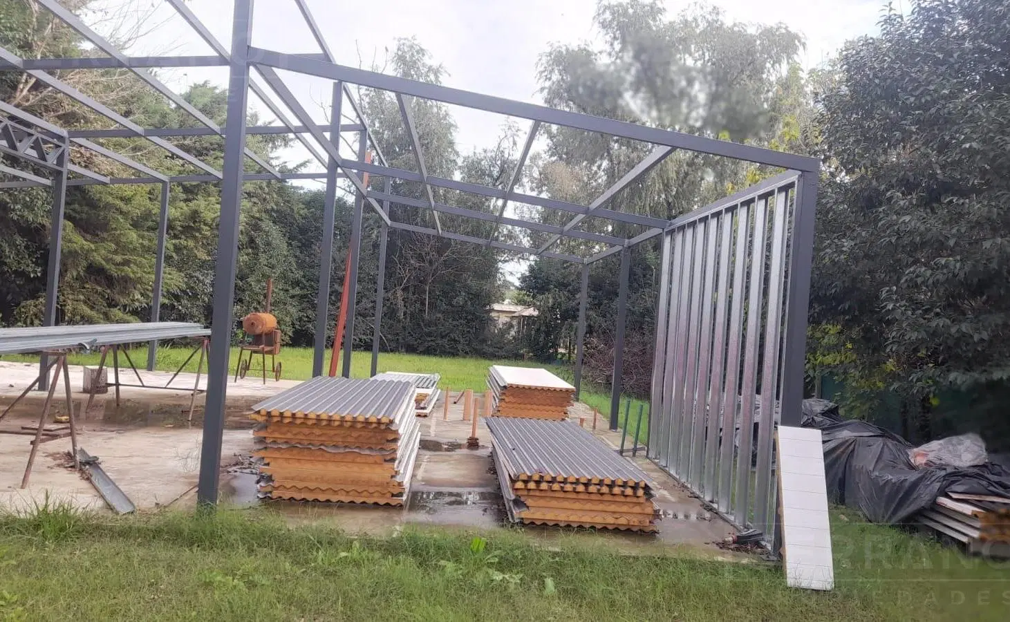 Venta Casa a terminar, estructura de metal, Parque Sakura,  calle Storni al 300,  Exalt. de la Cruz 4