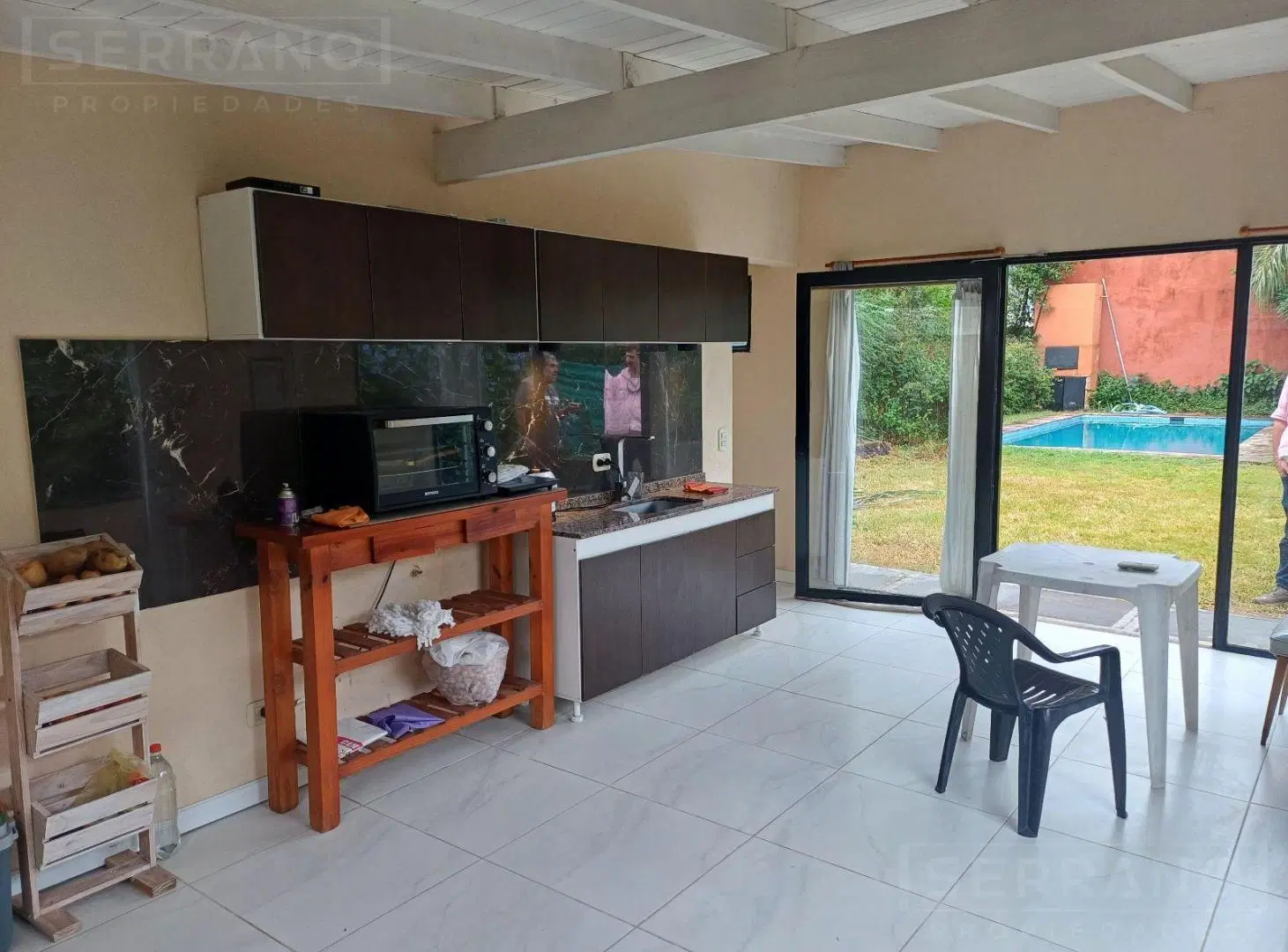 GZA. Venta. Casa 3 ambientes con pileta en terreno de 300m2. Barrio De Vicenzo, Pilar 2