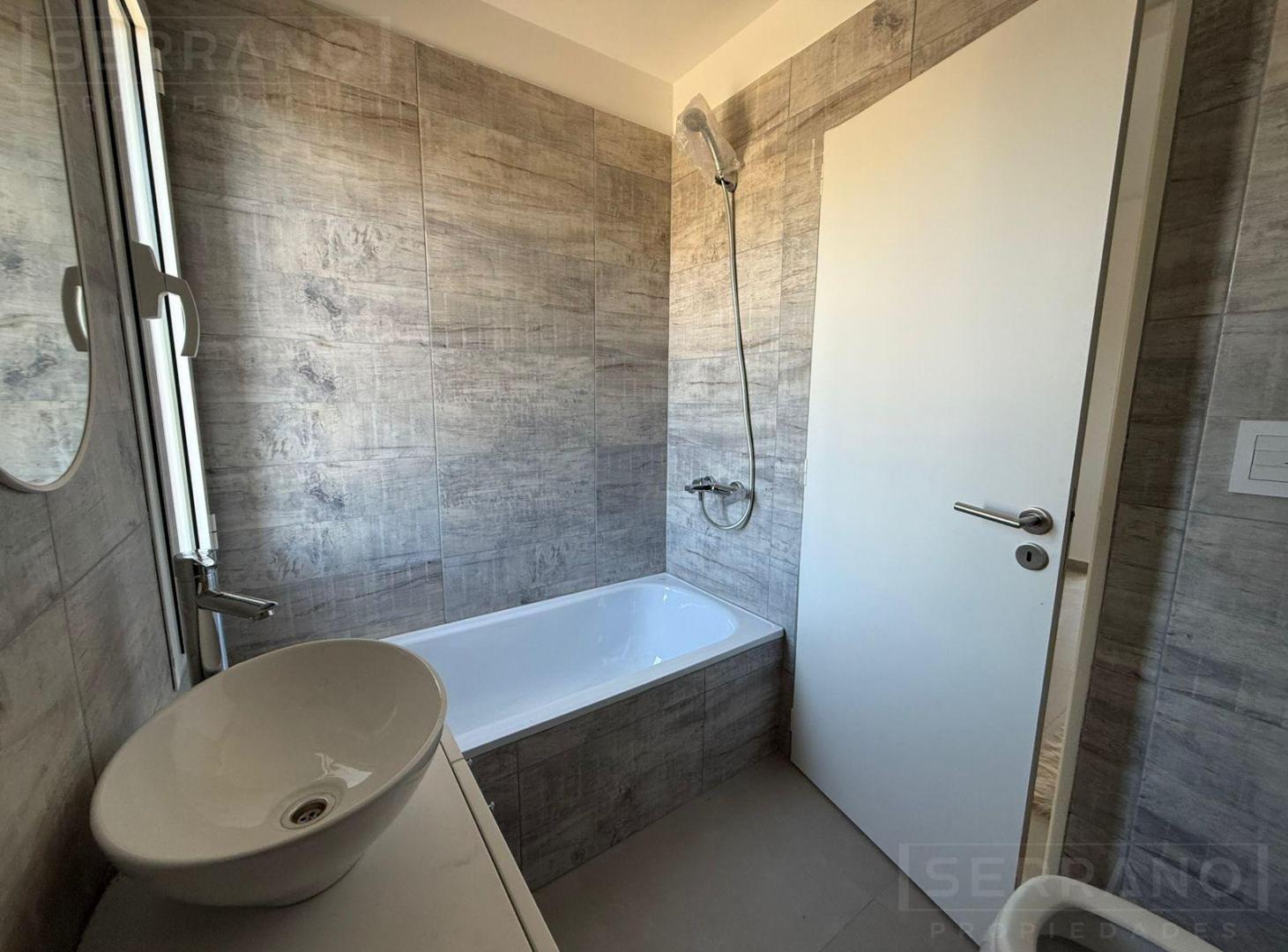 Venta duplex 4 ambientes con Jardin en Decs Tortugas