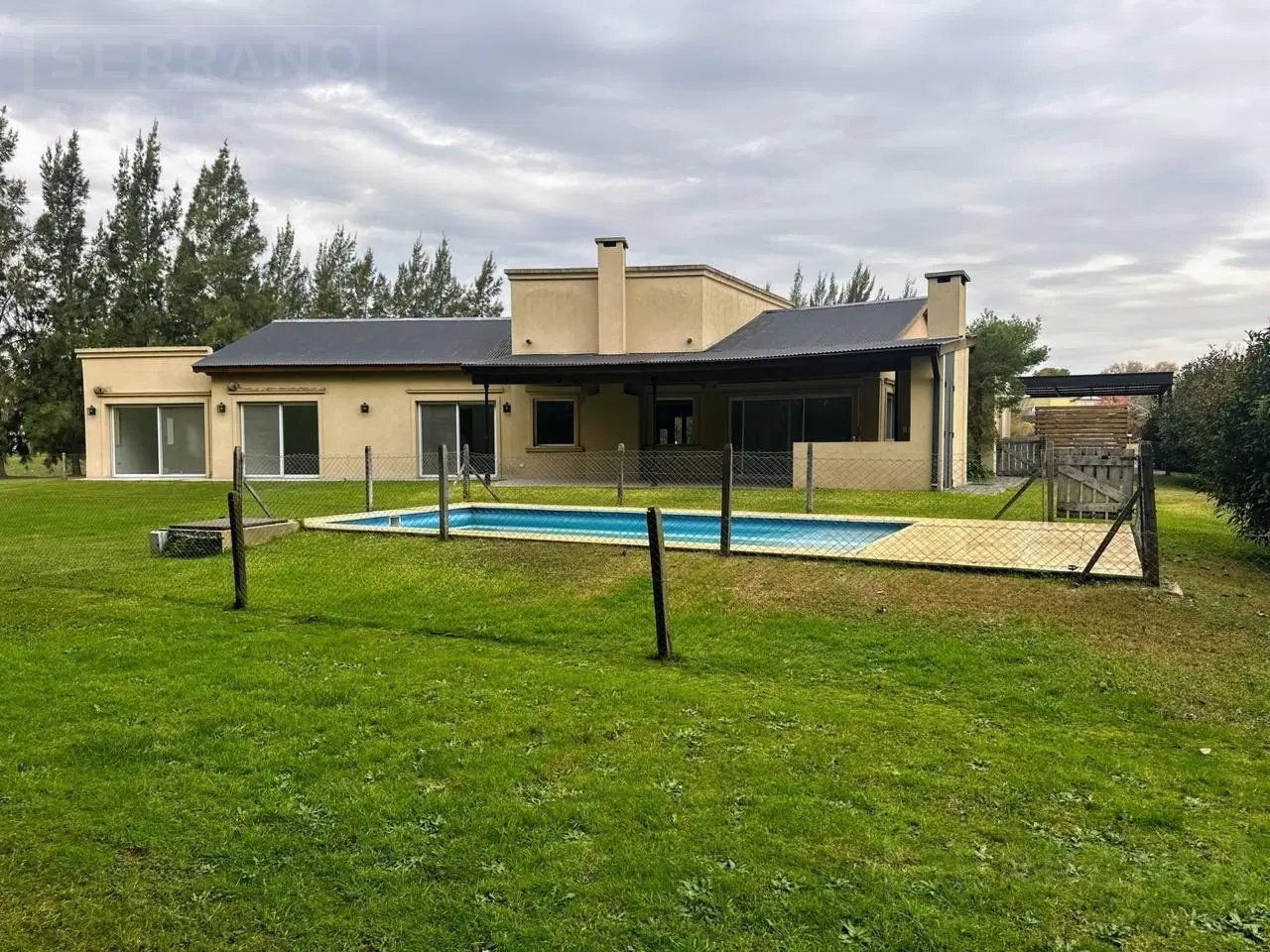 Casa en Alquiler en una planta de 3 dormitorios en Estancias Del Pilar 5