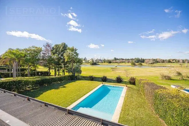 Casa en venta al golf en San Isidro Labrador 3