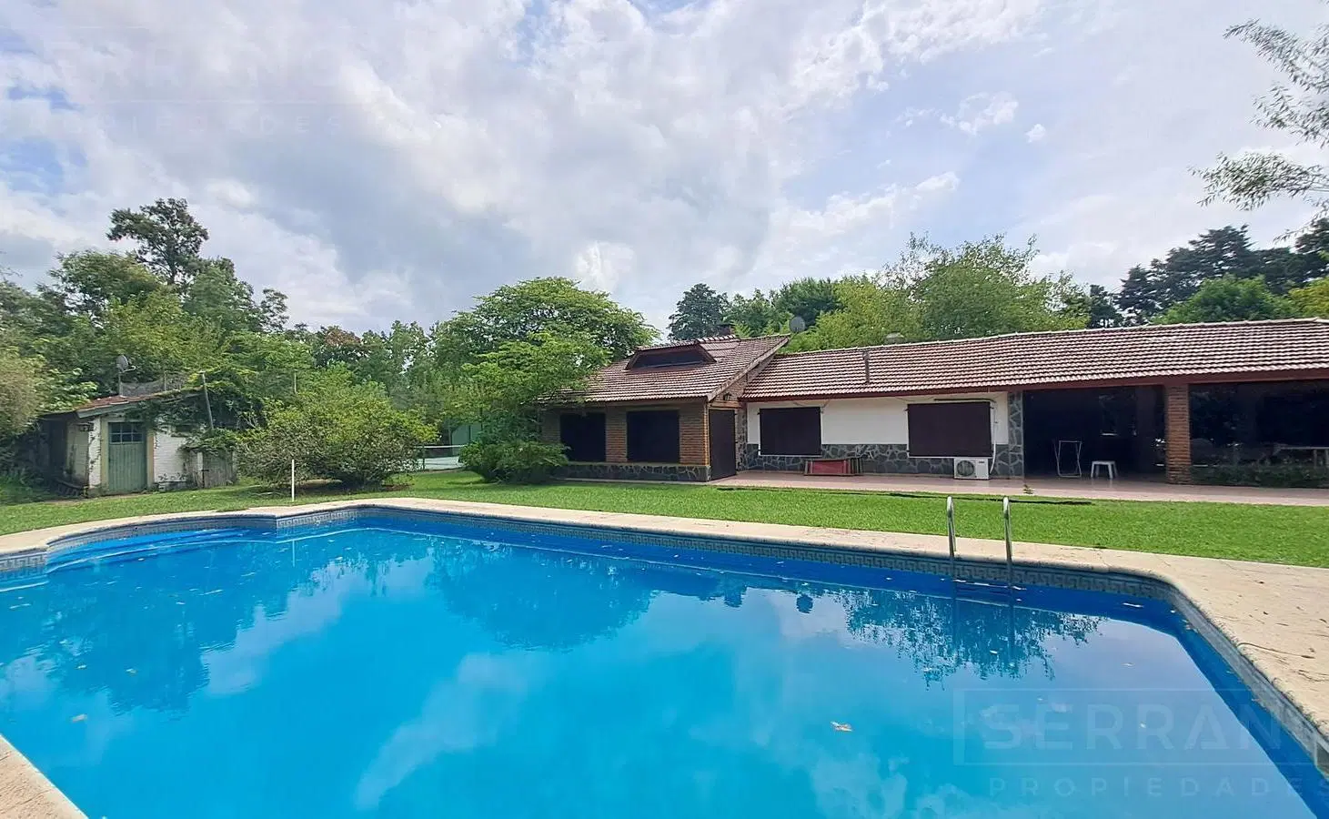 LDO. Venta Casa 5 amb   Casa huéspedes Pileta Cancha Paddle Lote 3413m2 El Remanso Apto Crédito 3