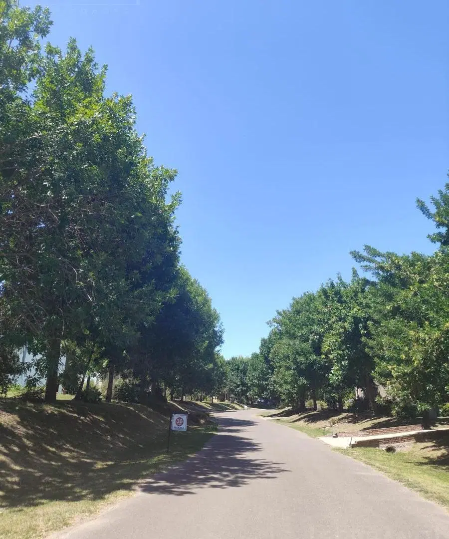 Lote de Terreno de 1200 m2 en Venta en el Club de Campo Los Palenques en Manzanares. 2