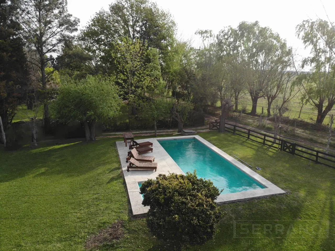 Venta Casa 4 Ambientes con Piscina y Vista al Campo en Parque Exaltación 2