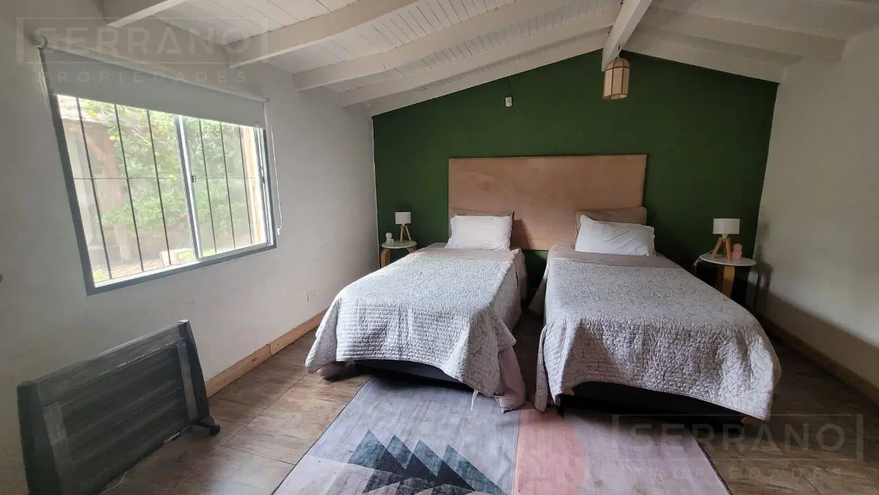 Venta Casa 4 Ambientes con Piscina y Vista al Campo en Parque Exaltación 3