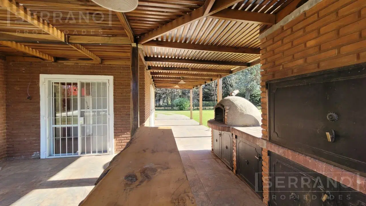 Venta Casa 5 ambientes Amplio Lote con Piscina Barrio Parque Exaltación, Exaltación de la Cruz 5