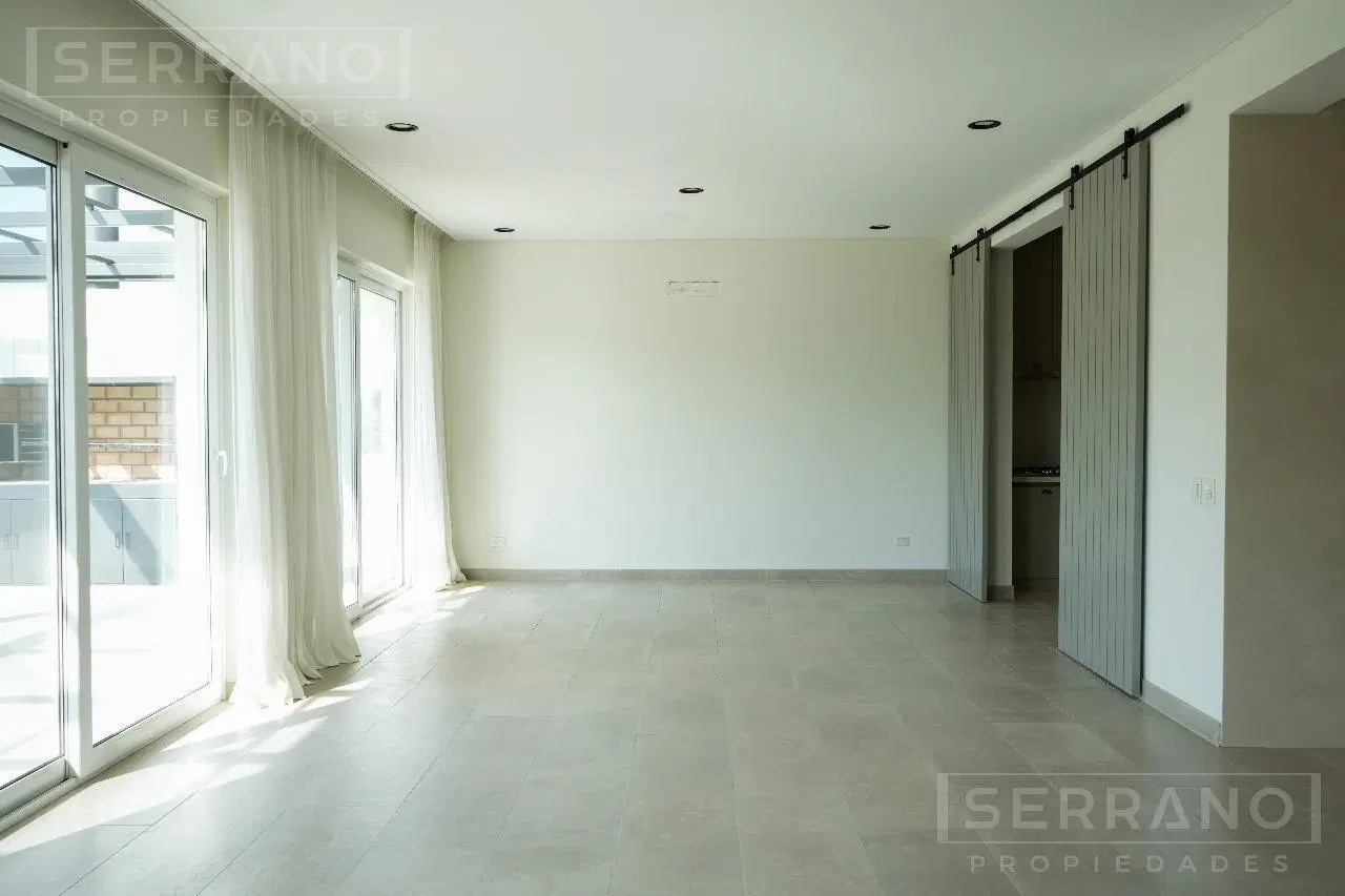 Venta casa a estrenar de primera calidad lote interno con pileta en Carpinchos llave en mano. 5