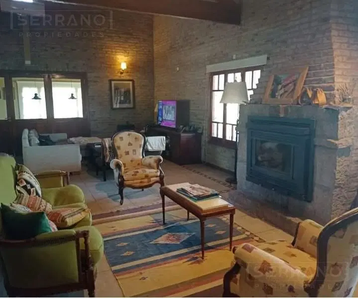 Campo en Venta de 15 Ha. 3 casas, 2 piletas, Caballerizas. Corrales. Exaltación de la Cruz. 5