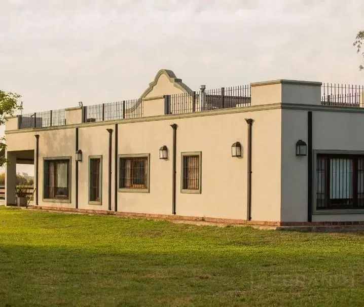 Campo en Venta de 14,3 Ha. 3 casas, 2 piletas, Caballerizas. Corrales. Exaltación de la Cruz. 3