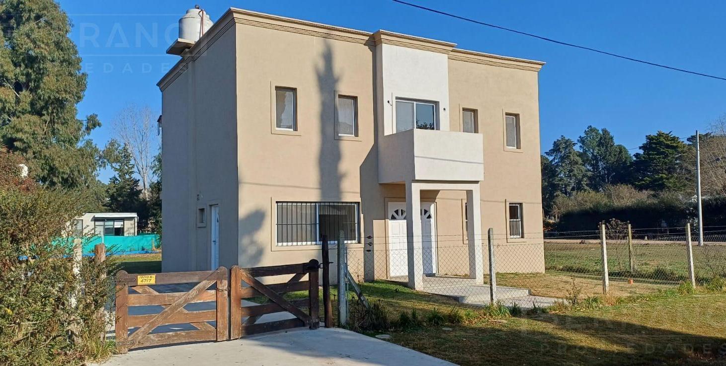 Venta casa 4 ambientes, 3 baños, Barrio Parque Sakura, Exaltacion de la Cruz, APTA CREDITO