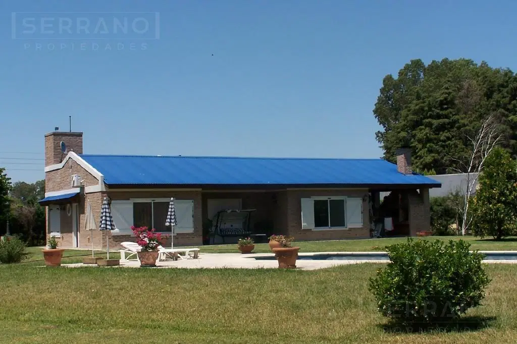 Venta Casa 2 dormitorios, pileta, lote de 2900 m2, en Parque Sakura, Exaltacion de la Cruz 2