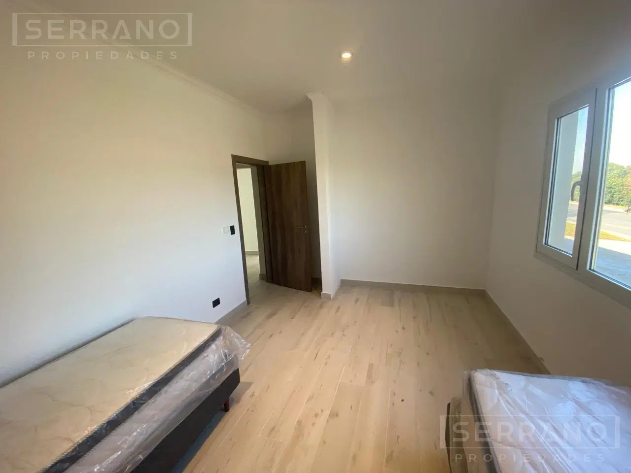 Venta casa a estrenar 3 dormitorios al agua con salida al rio Lujan Barrio Nautico el Cazal. 8