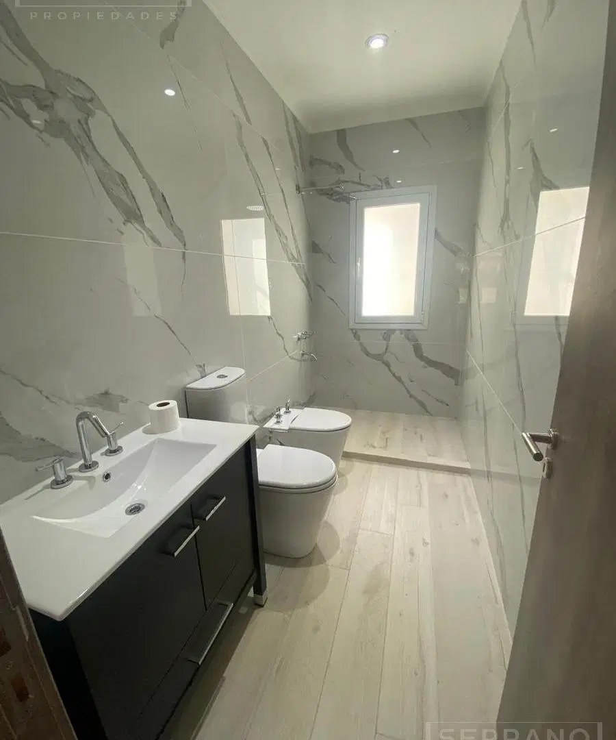 Venta casa a estrenar 3 dormitorios al agua con salida al rio Lujan Barrio Nautico el Cazal. 4