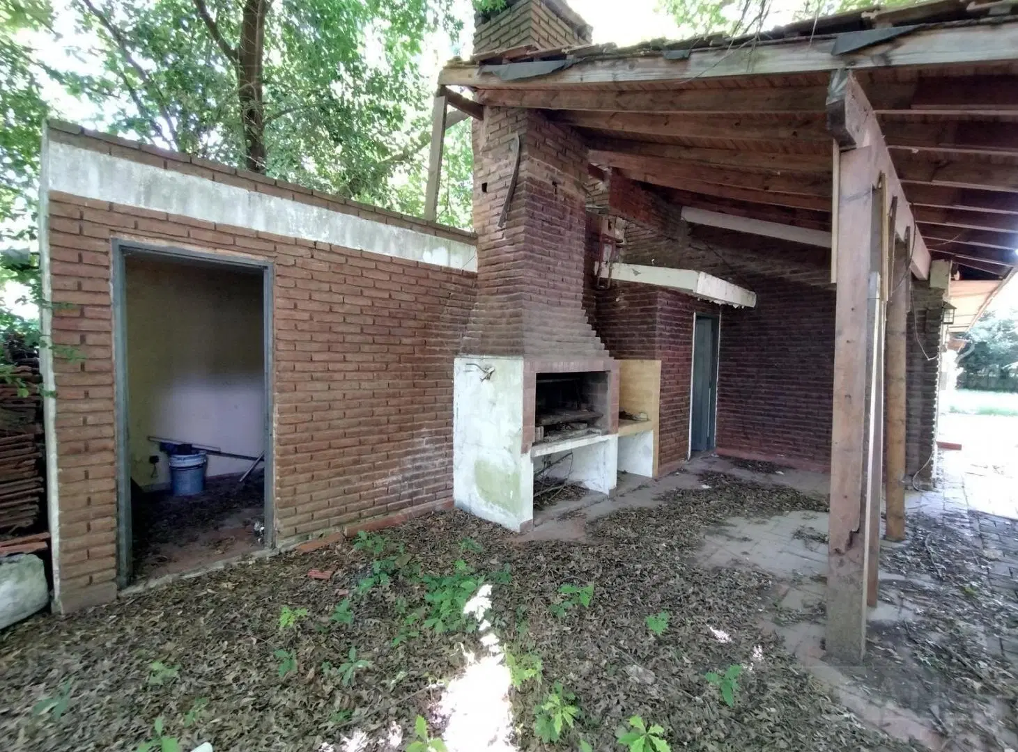 Venta Casa a refaccionar 4 ambientes, lote de 1460 m2, Sakura,Exaltación de la Cruz, SE FINANCIA 50% 4