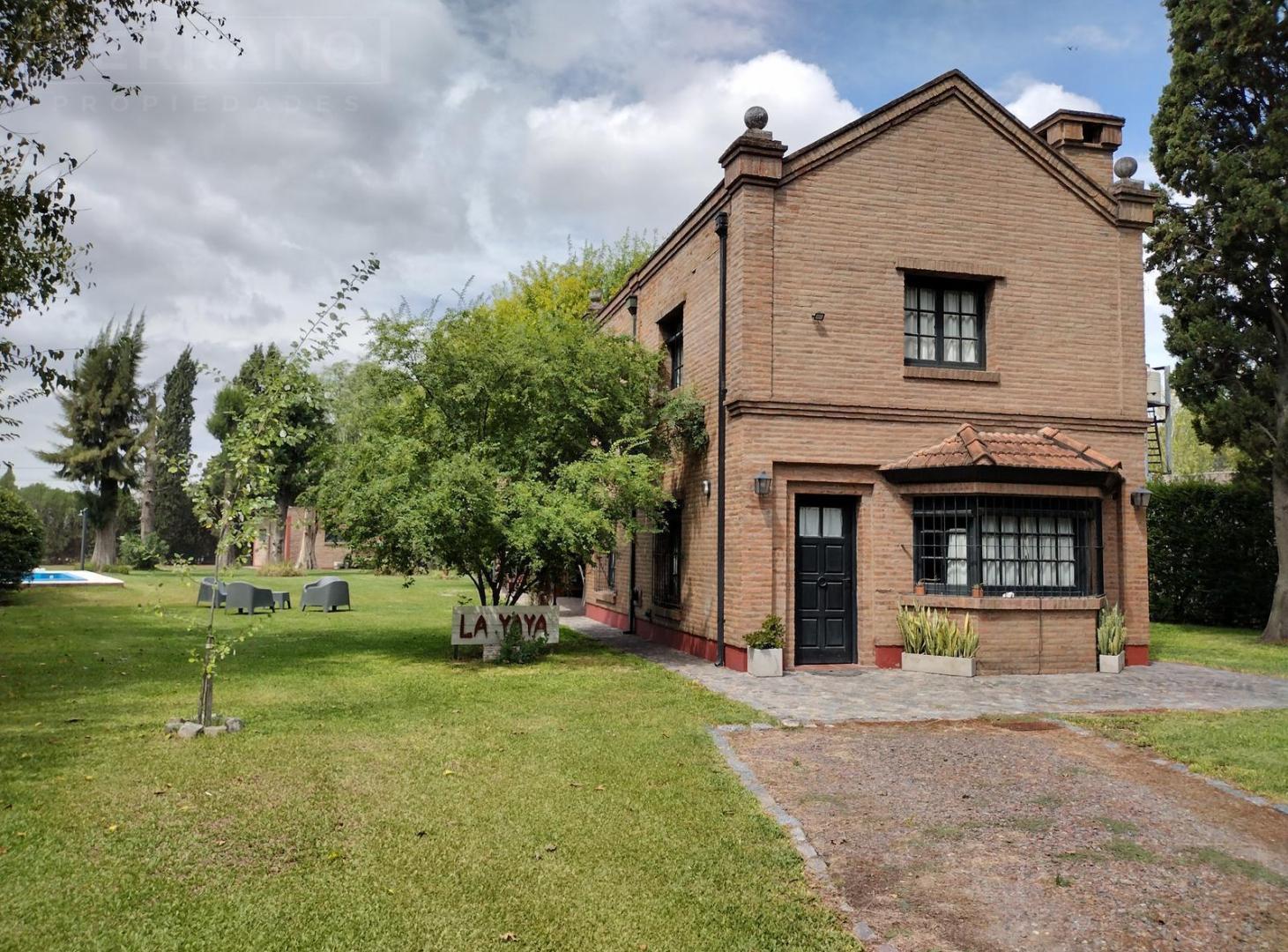 Venta. Casa Estilo Campo. 4 Amb. Lote 1.460 M2. Barrio Parque Sakura