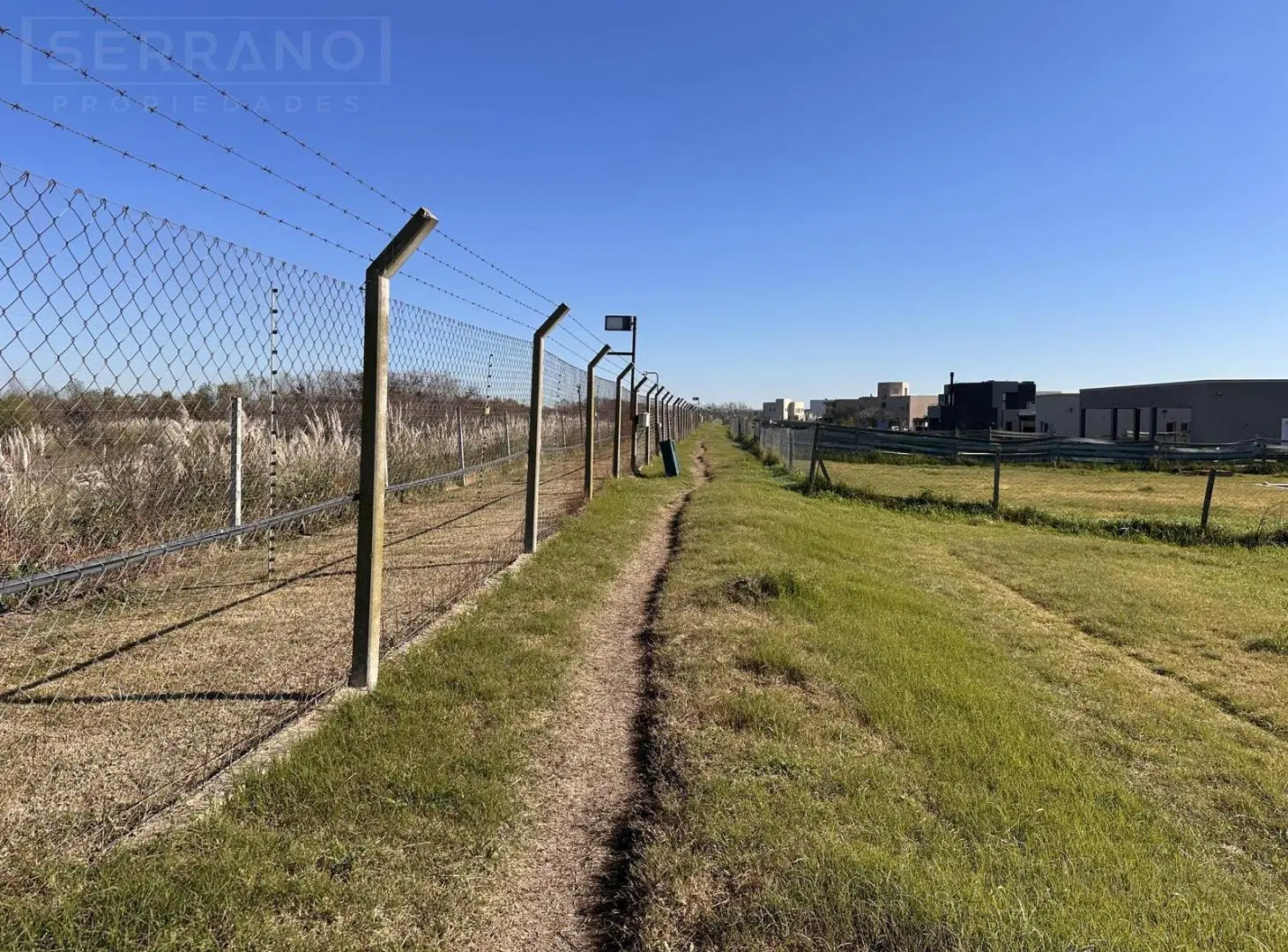 Lote en venta en área 11 San Sebastián, Pilar 8