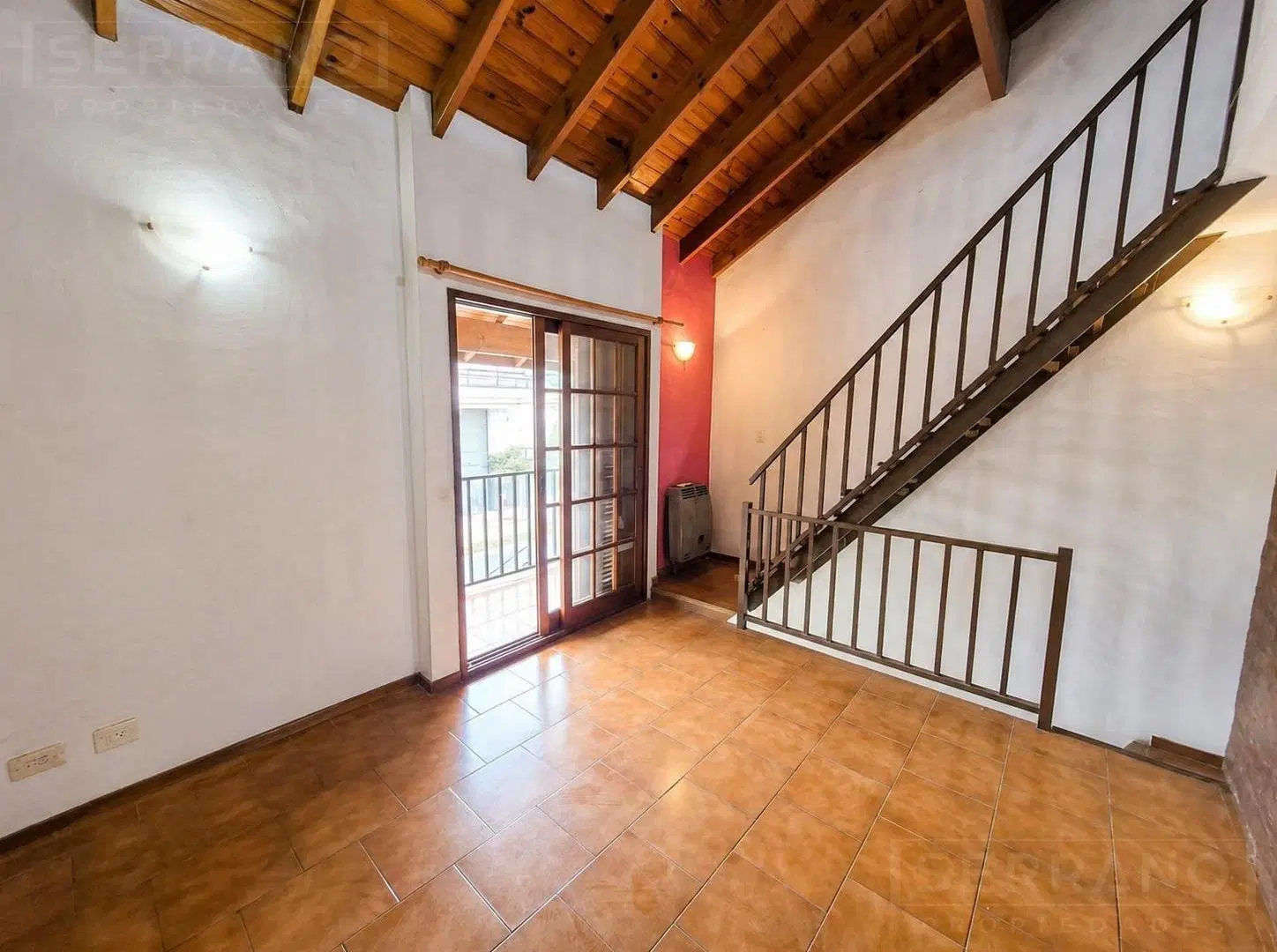 PH en venta, 4 ambientes, amplio con entrepiso y 2 balcones - Escobar 1