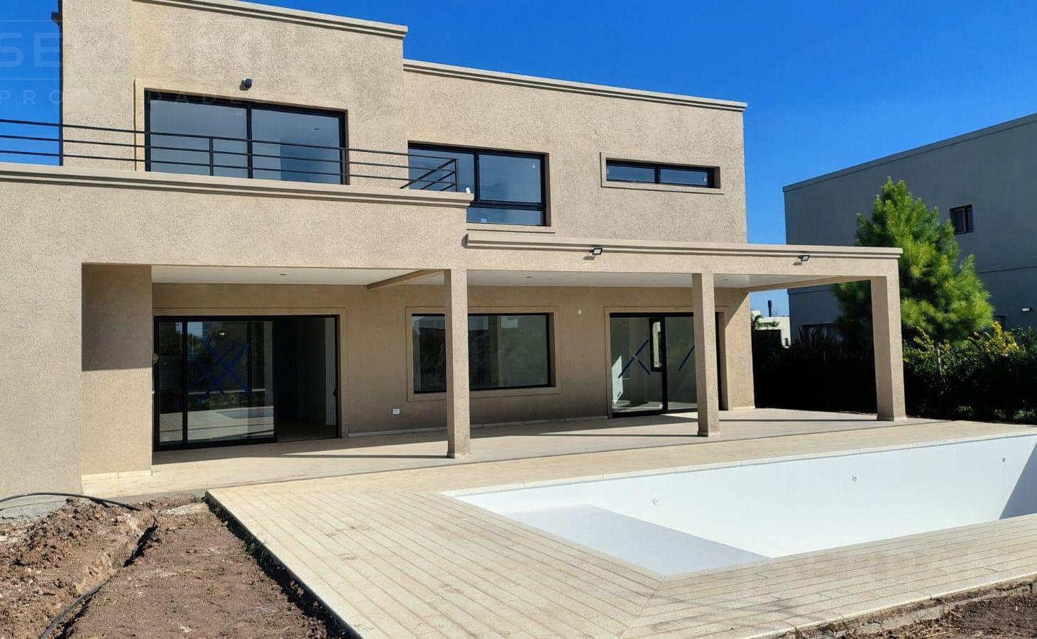 Venta casa 6 ambientes en Haras Santa Maria, Escobar