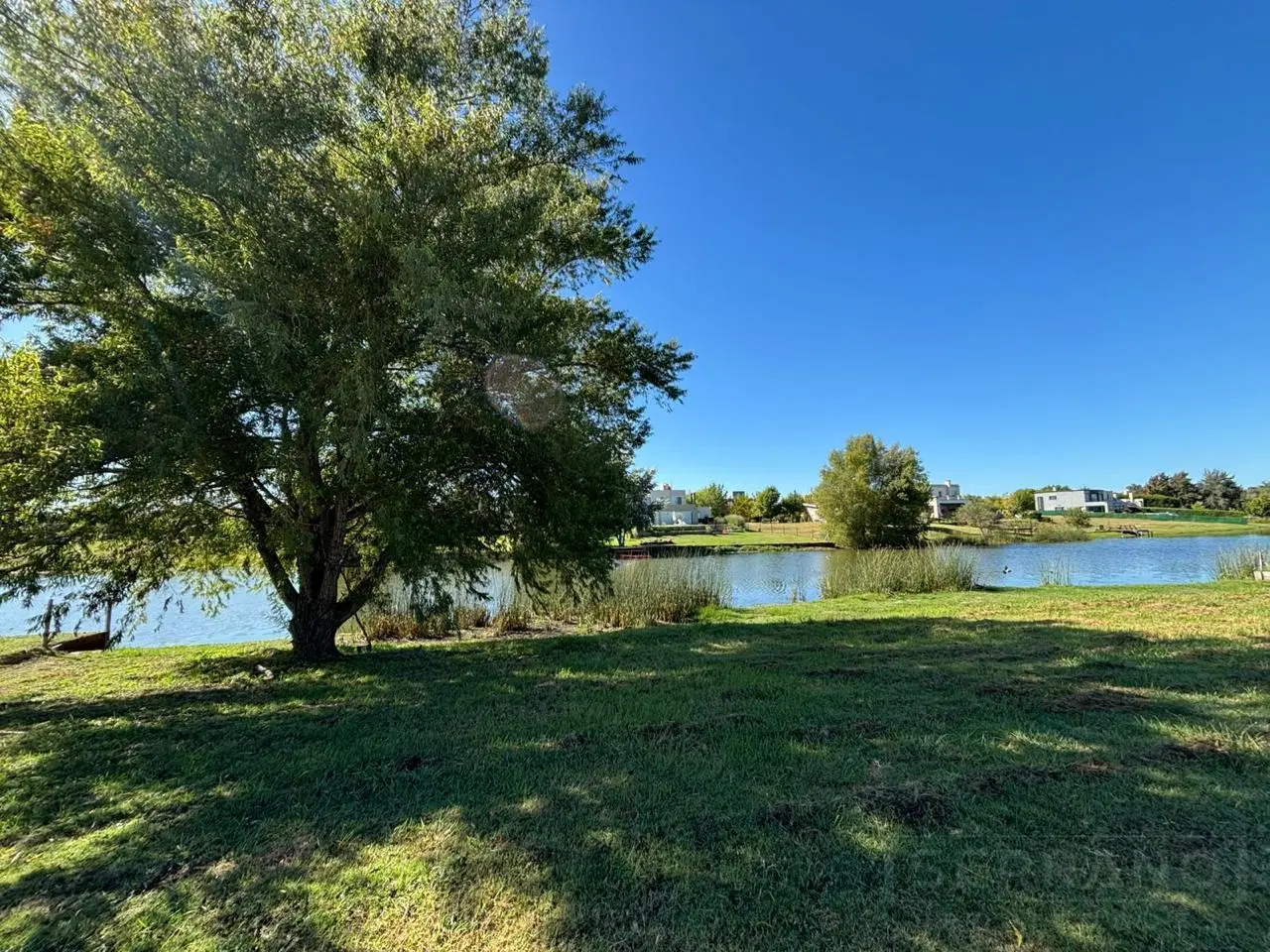 Venta lote al agua de 920m2 en el Cazal, Escobar 2