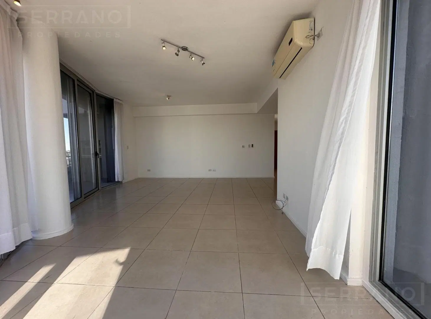 Alquiler. Departamento 3 ambientes. Enyoi Islas del Golf. Nordelta 2