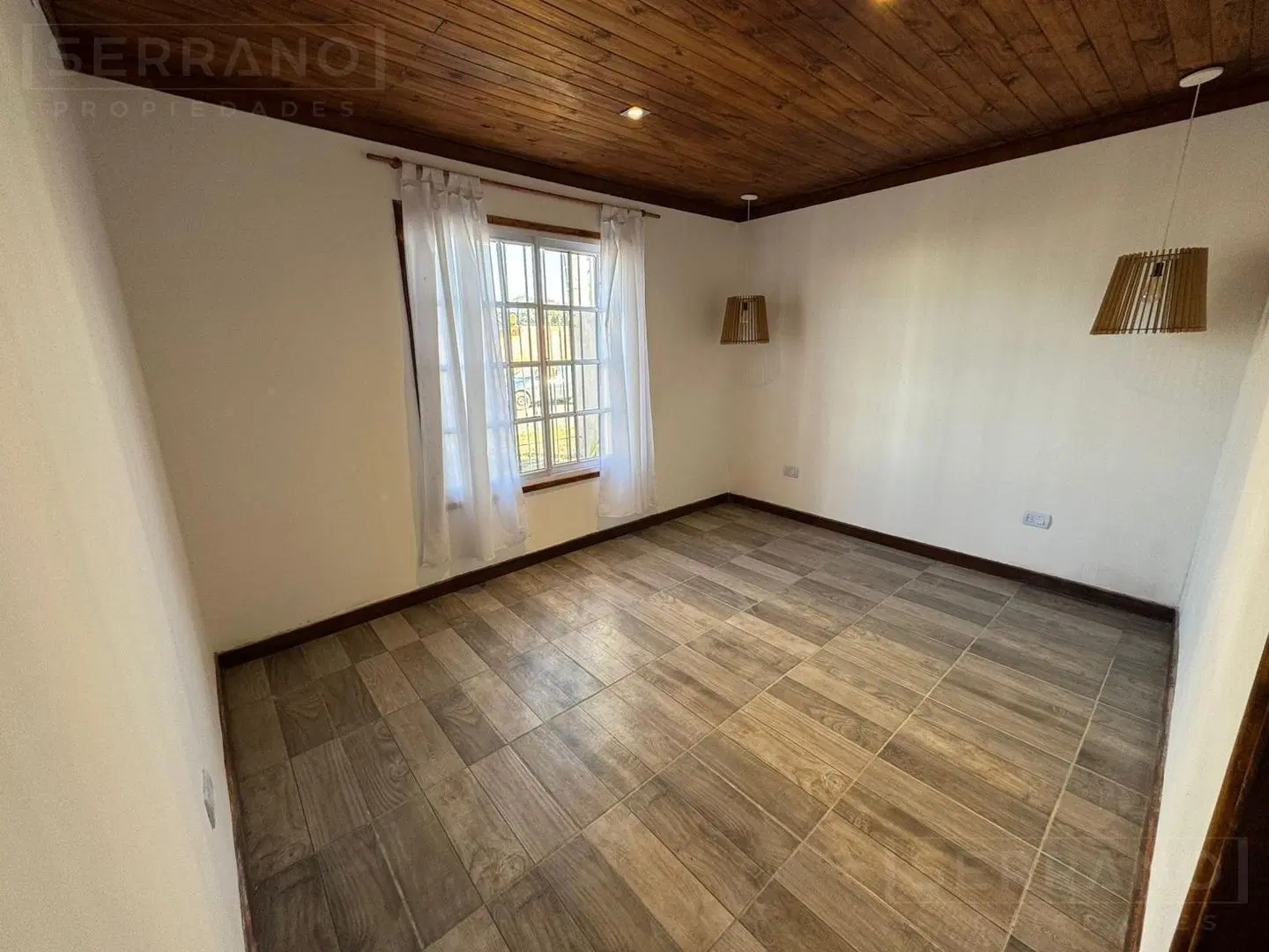 Venta casa de 5 ambientes en Barrio Puerta del Sol, Campana 8