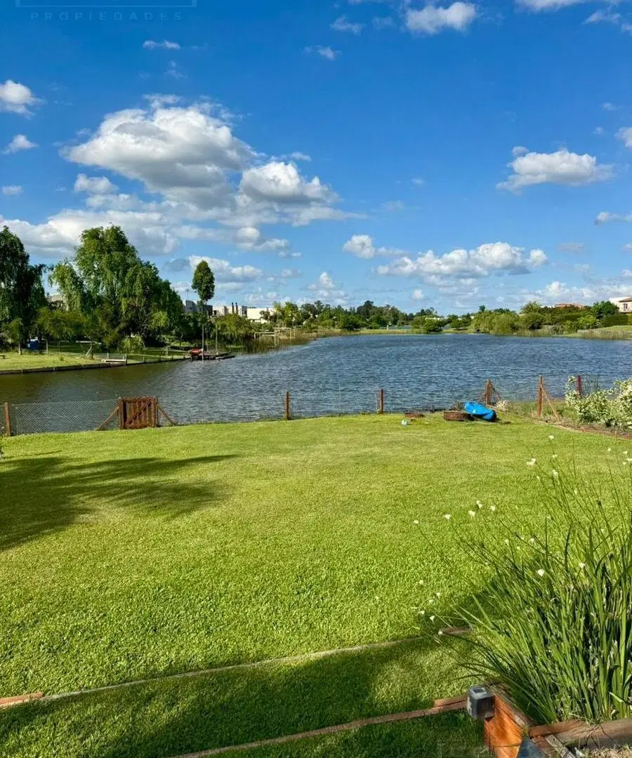 Casa en venta al lago 6 amb en San Benito, Villanueva 4