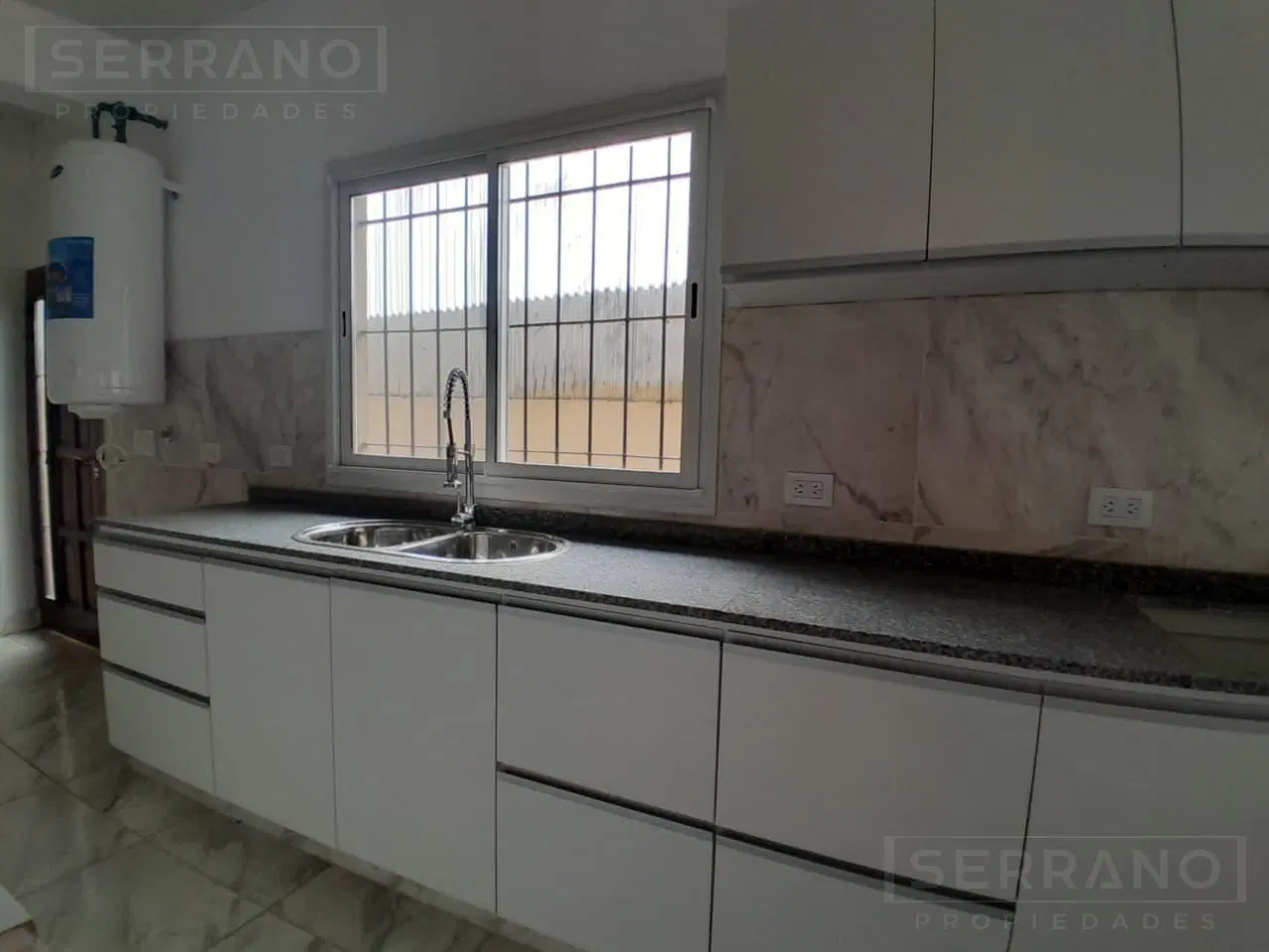 Venta casa 6 ambientes en Centro de Benavidez 4