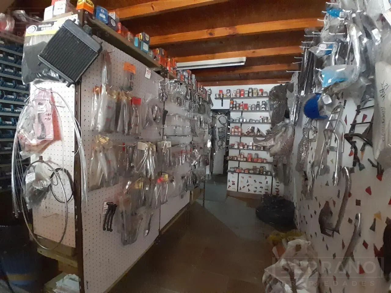 Venta amplio Local comercial en el centro de Belen de Escobar 8