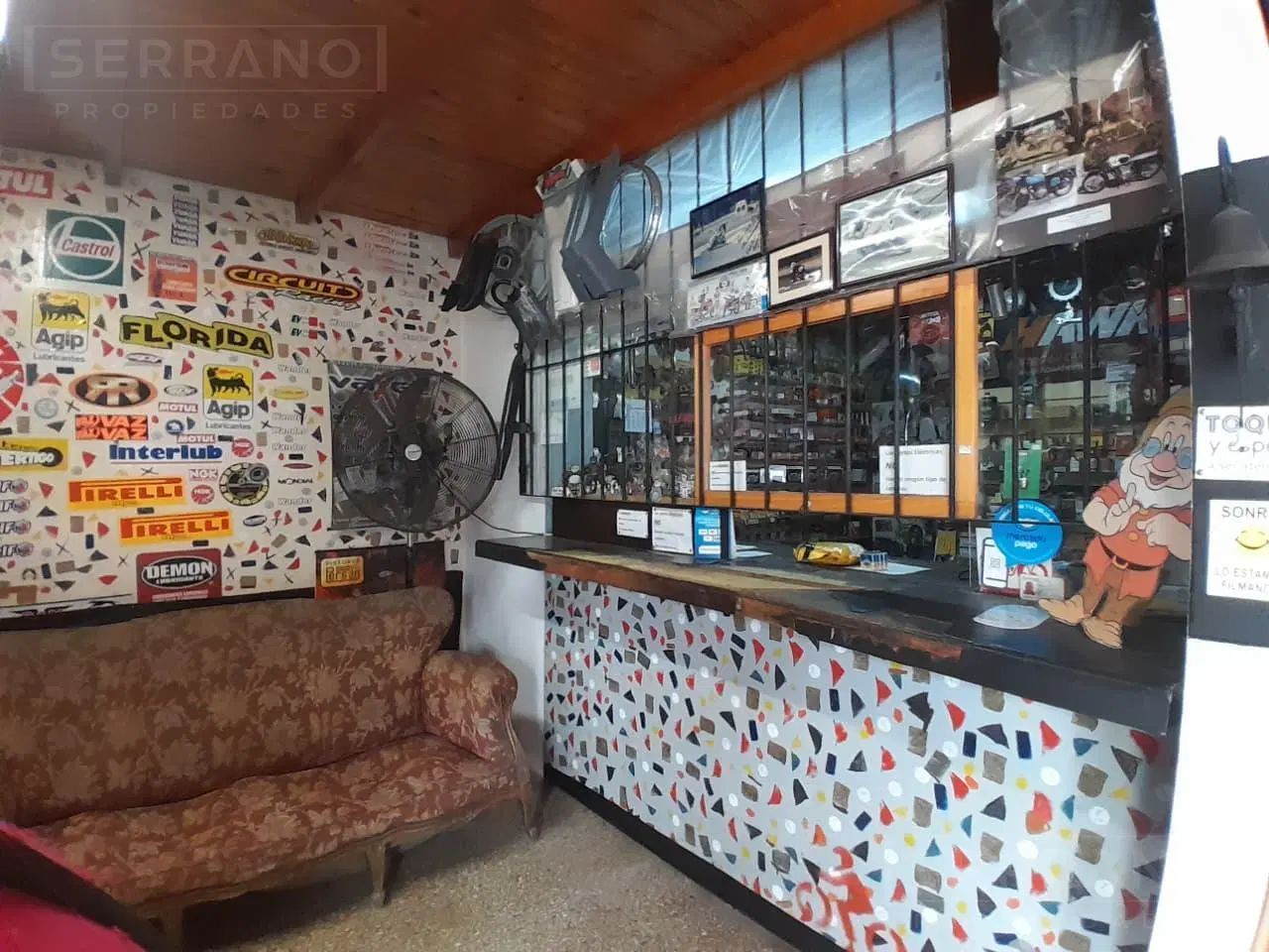 Venta amplio Local comercial en el centro de Belen de Escobar 2