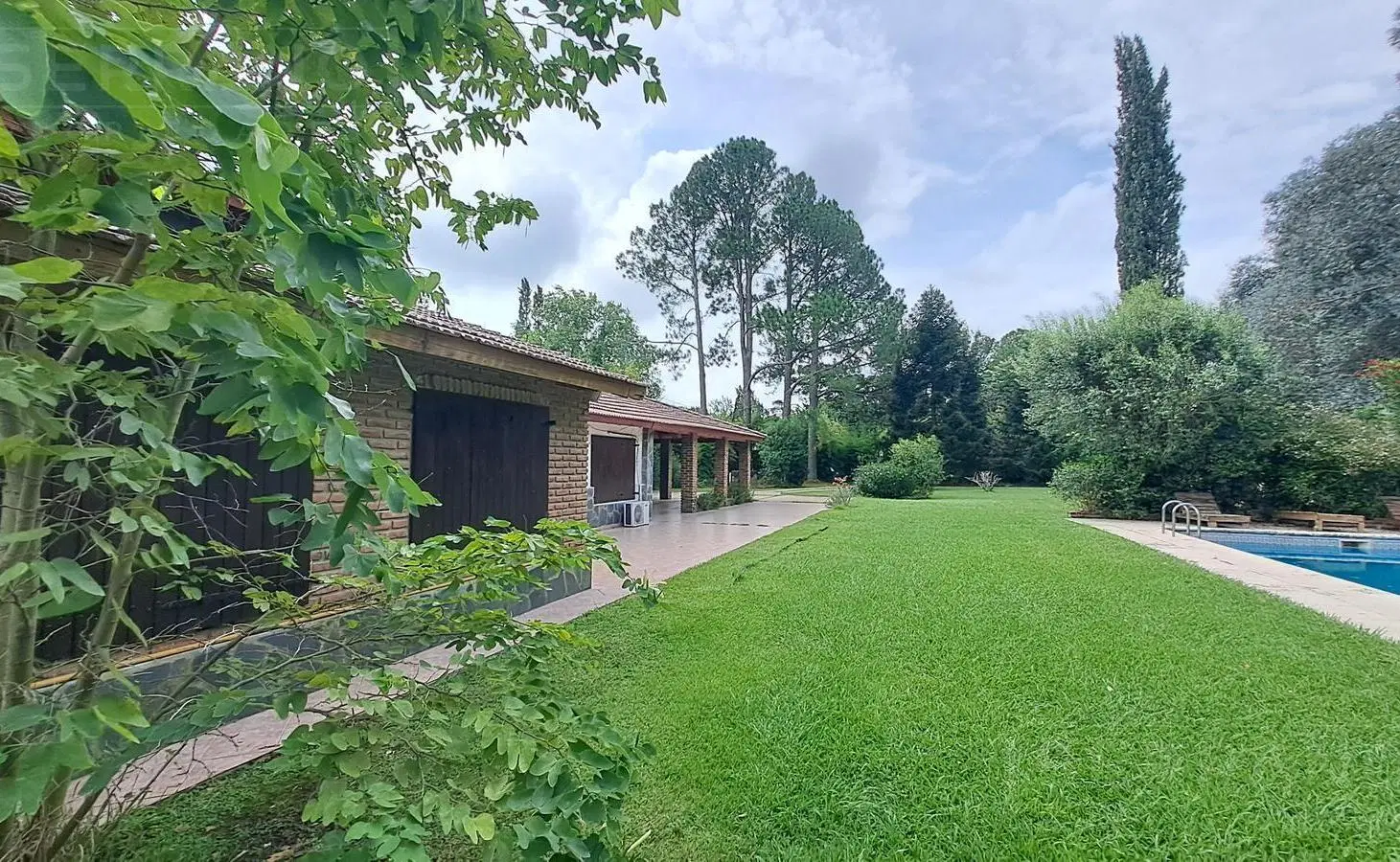 LDO Venta Casa 5 ambientes  Casa huéspedes Pileta Cancha Paddle Lote 3413m2 El Remanso Apto Crédito 5