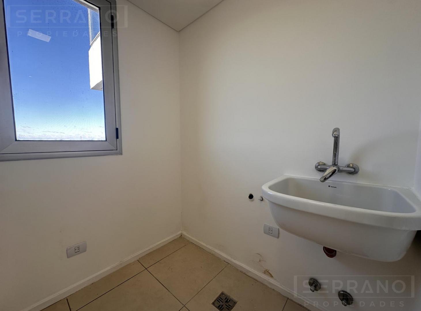 Foto de Alquiler Departamento 3 ambientes con cochera en Enyoi, Islas del Golf, imagen 4