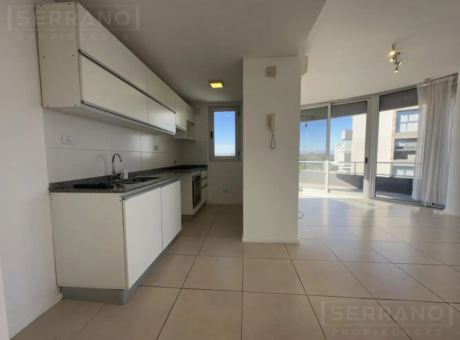 Alquiler Departamento 3 ambientes con cochera en Enyoi, Islas del Golf. Nordelta 2