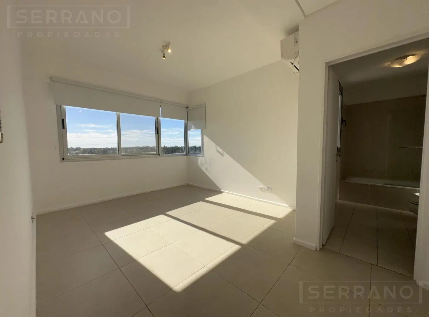 Alquiler Departamento 3 ambientes con cochera en Enyoi, Islas del Golf. Nordelta 8