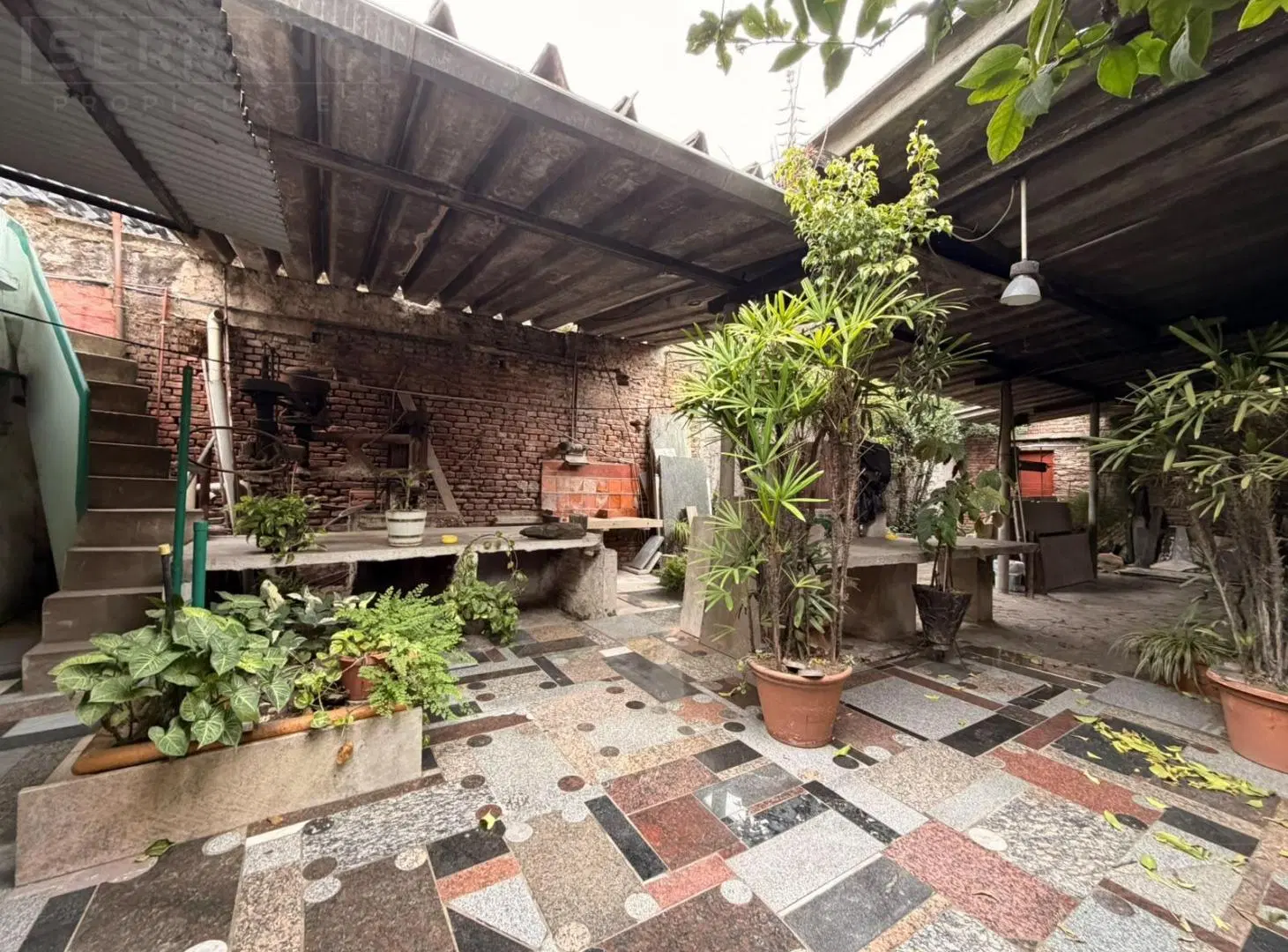 PH en Venta 2 ambientes al fondo con patio y terraza con 2 cuartos en San Martin 5