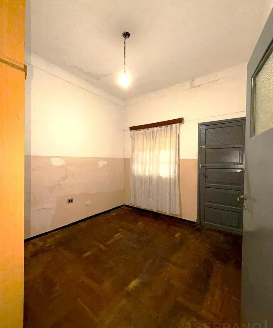 Inmueble en Venta con 3 viviendas local y garaje. Sobre Matheu a 7 de Balbin 4