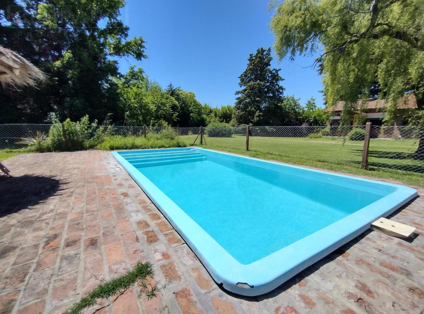 Foto de Venta. Casa 4 Ambientes. Amoblada. Con Pileta Y Quincho. Barrio Parque La Verdad, imagen 5
