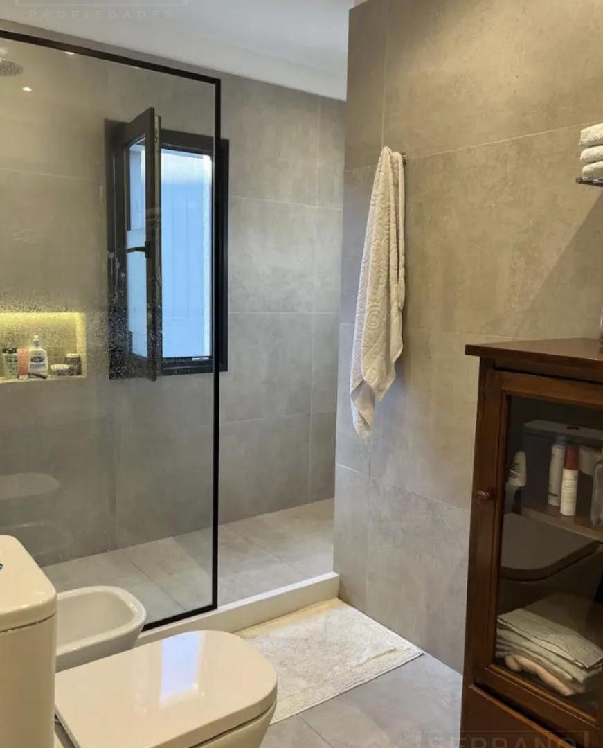 Foto de Alquiler Casa 5 ambientes al agua en Santa Barbara, Tigre, imagen 1