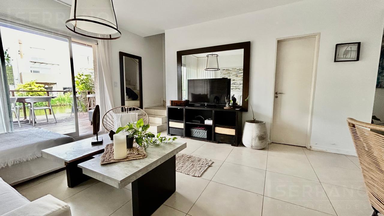 Foto de Venta Triplex de 3 dormitorios sobre al agua en Sendero, Nordelta., imagen 2
