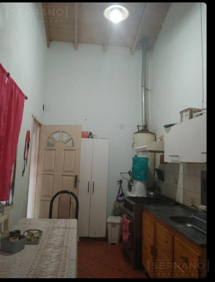 Foto de venta casa 4 ambientes en el Centro de Cañuelas. Apto credito, imagen 1