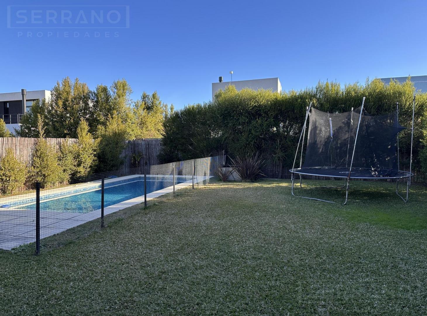 Foto de Casa en venta de 4 ambientes con pileta en Vila Marina, Villanueva, imagen 2