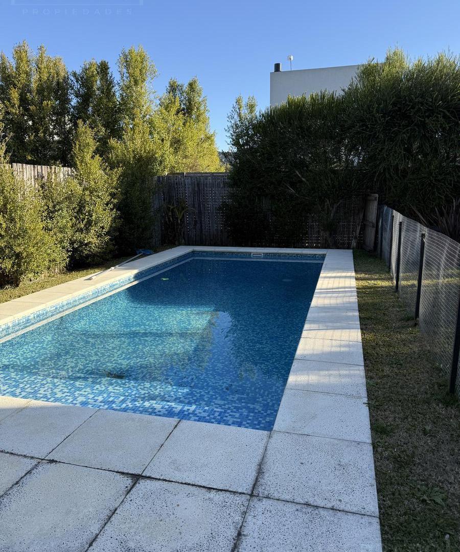 Foto de Casa en venta de 4 ambientes con pileta en Vila Marina, Villanueva, imagen 3