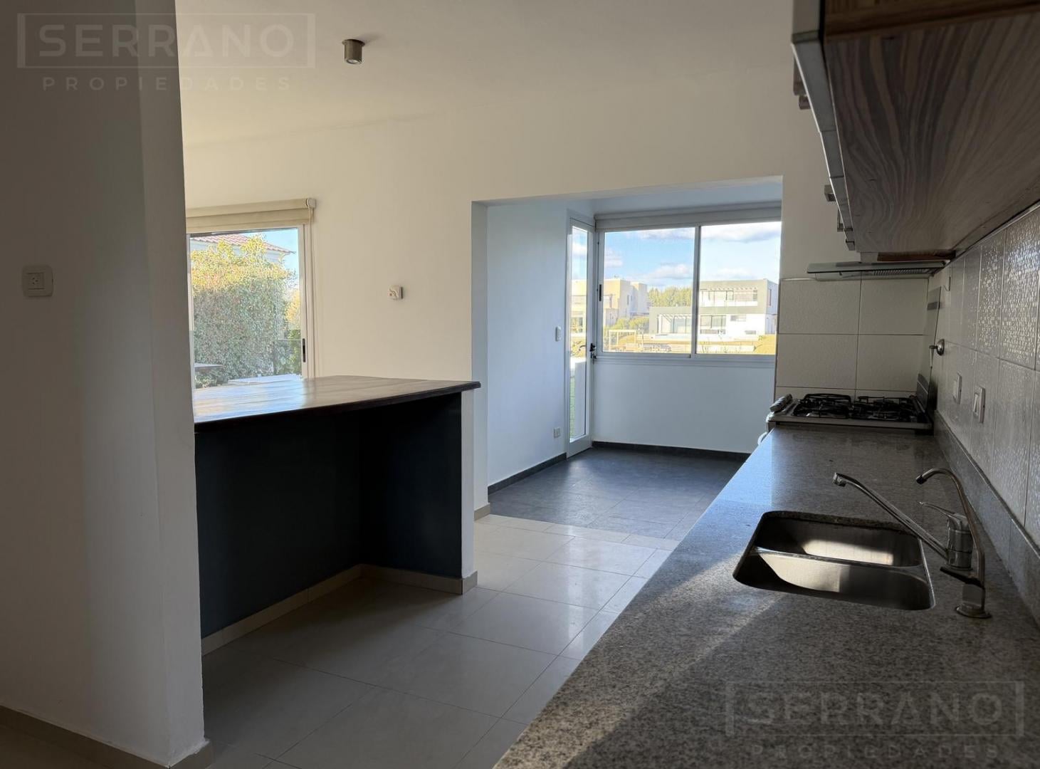Foto de Venta casa de 6 ambientes con pileta, muelle propio y salida al Río, imagen 4