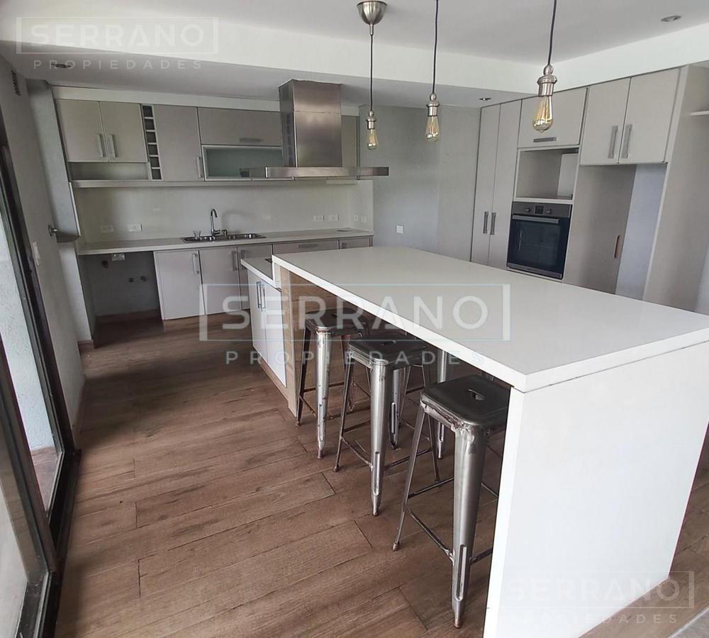 Foto de Venta Casa 4 ambientes con pileta a la laguna en el Canton Norte, imagen 2