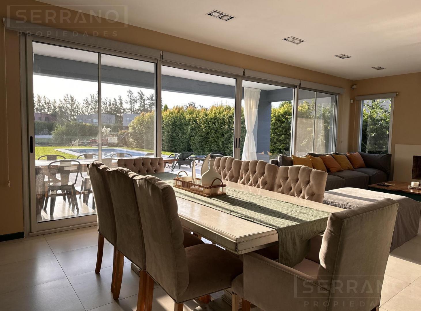 Foto de Casa en venta de 6 ambientes con pileta y vista al lago en La Comarca, imagen 5